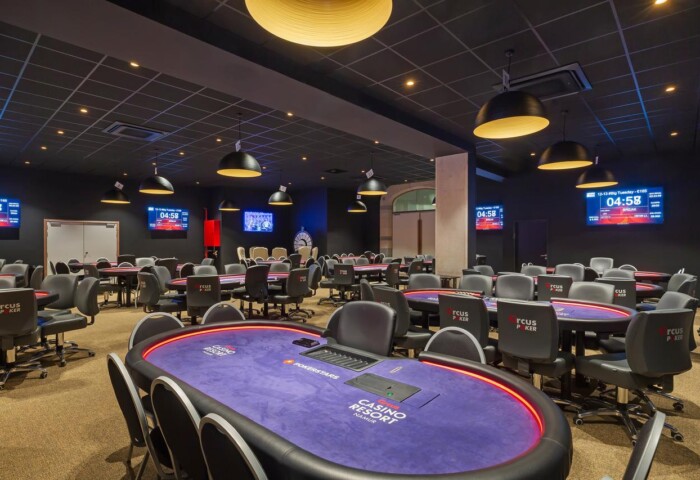 Tables de poker - Circus Casino Resort Namur